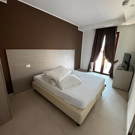 Aparthotel Eden 4*